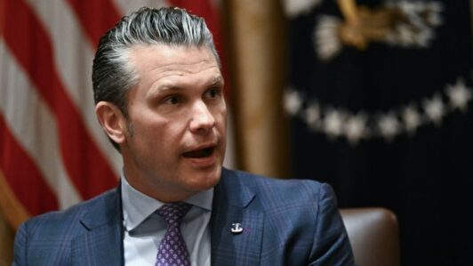 Secretario de Defensa de EE.UU. dice que “hay opciones” ante una eventual captura del presidente de Cuba