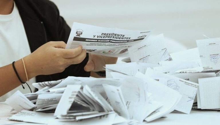 Perú: Jurado Nacional de Elecciones prevé proclamar al ganador de la segunda vuelta a mediados de julio
