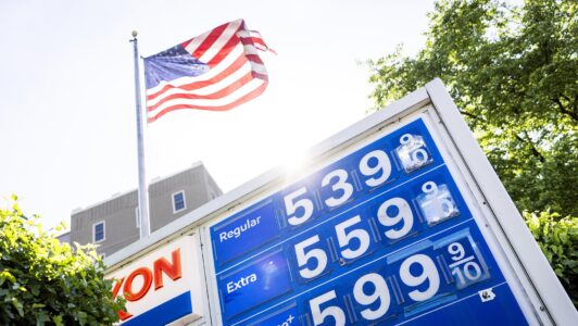 Inflación en EE.UU. sube al 4,2% anual en mayo, su nivel más alto en tres años, impulsada por el alza del petróleo