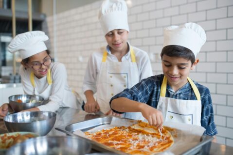 Panoramas para las vacaciones de invierno 2026: Deportes, danza, cocina y talleres de lectura en Vitacura y Lo Barnechea