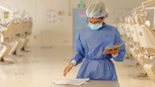 Diagnósticos más rápidos: Doctor explica los beneficios de la Inteligencia Artificial en la salud