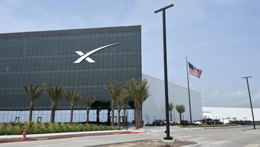 SpaceX fija precio de salida a bolsa en US$ 135 por acción para su debut bursátil en el NASDAQ