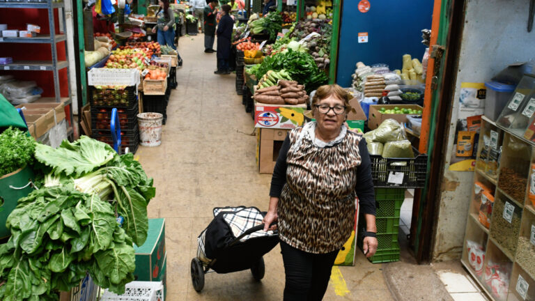 Precio, salud mental y practicidad dominan las compras de alimentos y bebidas en 2026