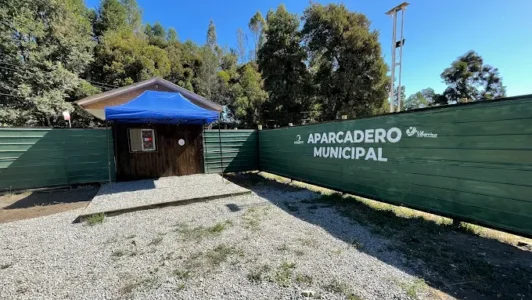 Contraloría detectó irregularidades y conflictos de interés en concesión de aparcadero municipal en Villarrica: Se encontraron cobros improcedentes