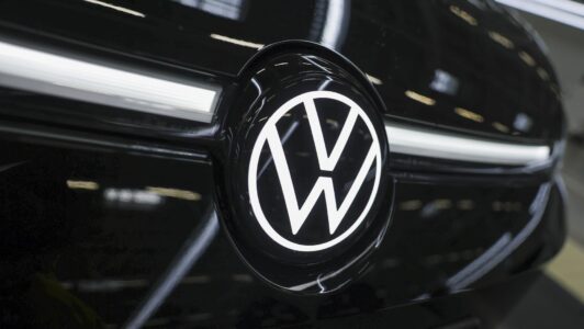 Volkswagen evalúa recortar 100.000 empleos en todo el mundo y cerrar cuatro fábricas en Alemania