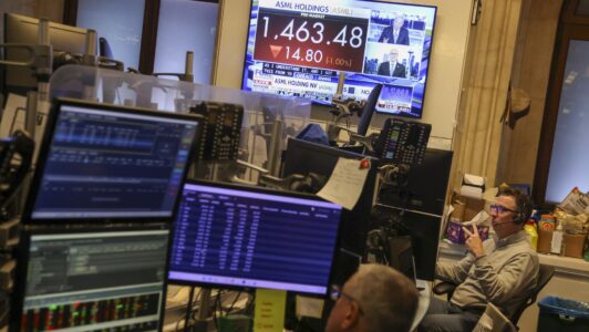Wall Street cierra una mala jornada con caídas superiores al 2% tras pérdida de entusiasmo por la IA