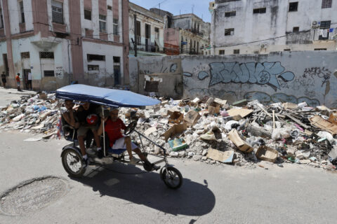 Cuba proyecta nuevos apagones con cortes que alcanzarían al 67 % del país este sábado