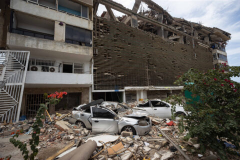 Familias piden no demoler los edificios sin sacar los cuerpos tras terremoto en Venezuela: 