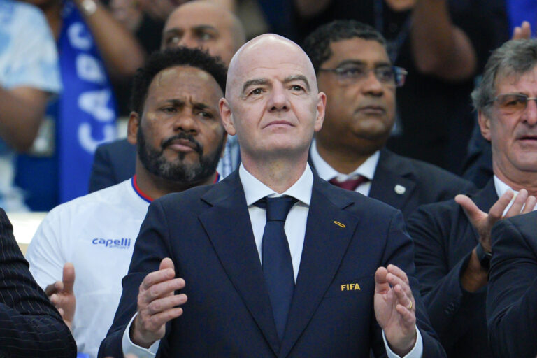 Infantino condena públicamente los comentarios 