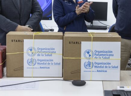 Sistema frontal: OPS/OMS dona equipos satelitales al Minsal para asegurar la conectividad en zonas afectadas