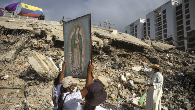 A casi un mes del doble terremoto: Fallecidos en Venezuela llegan a 5.208