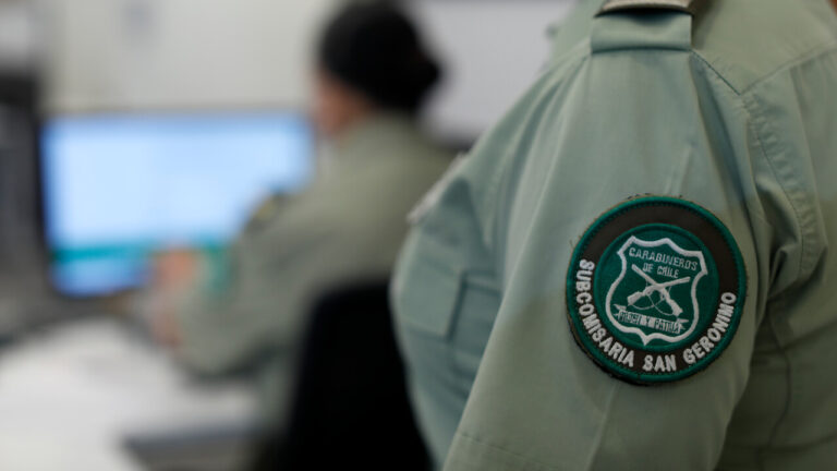Carabineros abre vacantes de trabajo para civiles con sueldos que superan los $2 millones: ¿Cómo postular?