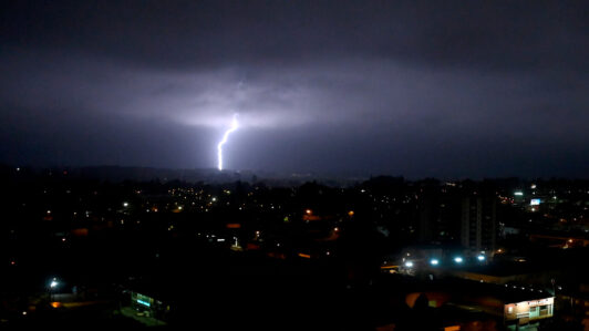 Emiten aviso por probables tormentas eléctricas en cinco regiones del país: Incluye la RM