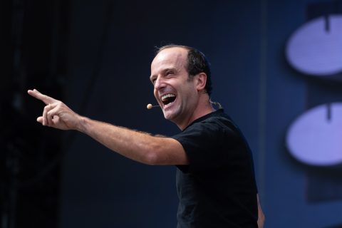 Stefan Kramer expande la gira “Show de Emergencia” con fechas en Chile y Argentina