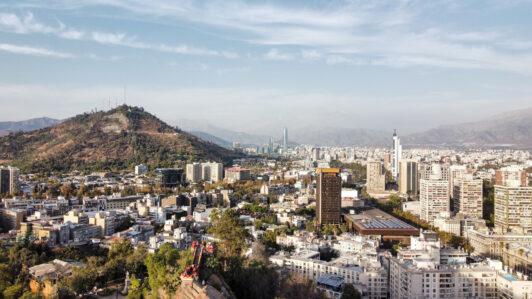 Ruido en Santiago disminuyó 54% durante las vacaciones de invierno, según Ministerio del Medio Ambiente