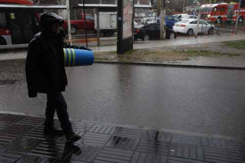 Aguas Andinas refuerza su plan preventivo en la Región Metropolitana para asegurar el suministro de cara al sistema frontal