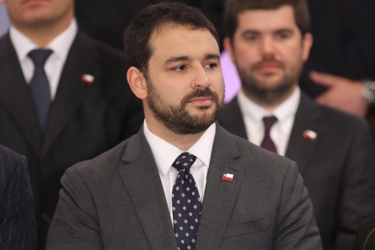 En medio de la discusión de la megarreforma: Renuncia el subsecretario de Hacienda, Juan Pablo Rodríguez