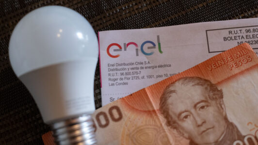 Suben las cuentas de luz: ¿Cuáles son los artefactos del hogar que más consumen energía?