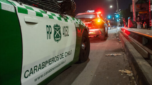 Copamiento policial en estación Hospital El Pino en San Bernardo: Hay un detenido por consumo y porte de marihuana