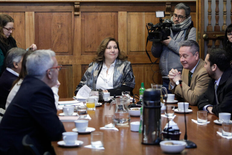 Oposición anuncia que recurrirá al Tribunal Constitucional por la megarreforma: 