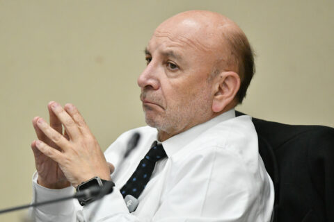 Juan Luis Castro llama al PS a “dejar la chimuchina” y pide “lavar la ropa sucia en casa”