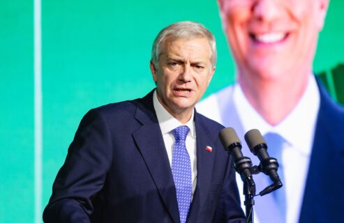 Criteria: Desaprobación al presidente Kast sube dos puntos y llega al 54%