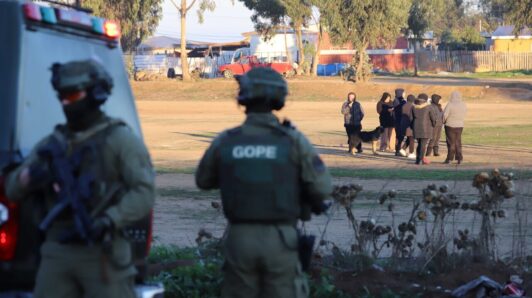 Desalojo en Cerro Chuño: Corte de Arica acoge a trámite recurso de protección mientras se ejecuta la desocupación del sitio