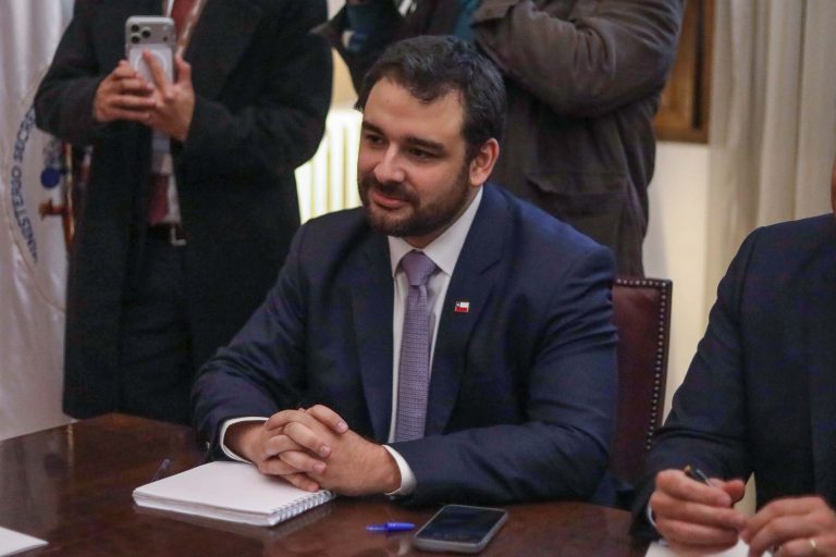 Subsecretario de Hacienda renuncia tras dar positivo a test de drogas: Exautoridad se hará exámenes de contramuestra