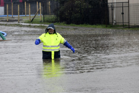 Corral: Intensas lluvias provocan el desborde del río San Juan