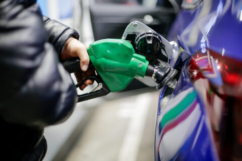 Nuevo golpe al bolsillo: ENAP confirma que las bencinas subirán más de $30 por litro