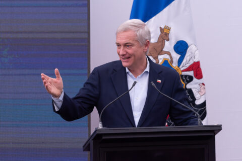 Encuesta Criteria: Aprobación al presidente Kast sube cinco puntos y alcanza un 37%