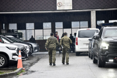 Detienen a Carlos Cancino, presunto autor del homicidio de Eugenio Naín, tras operativo en el que dos carabineros resultaron heridos