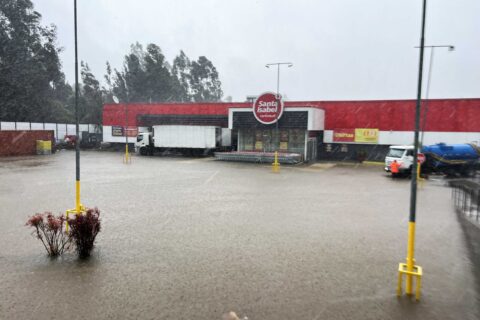 Por sistema frontal: Senapred declara alerta roja en la Región de Valparaíso