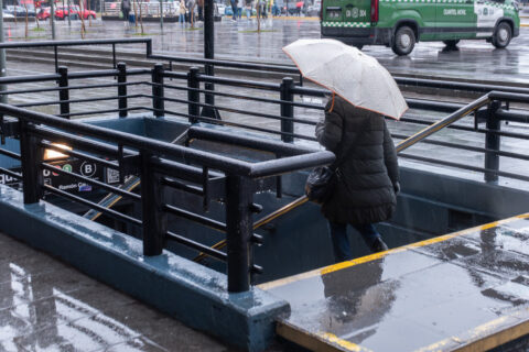 Continúan las lluvias: Nuevo sistema frontal ingresaría a la Región Metropolitana durante este martes