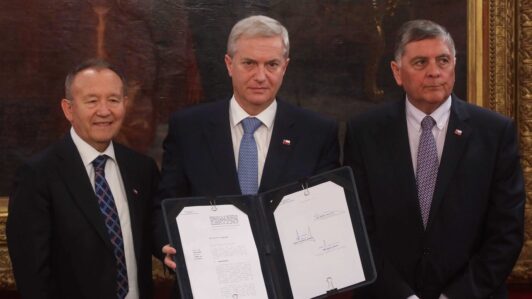 Presidente Kast presentó reforma constitucional: Busca cesar a autoridades que den positivo a test de drogas