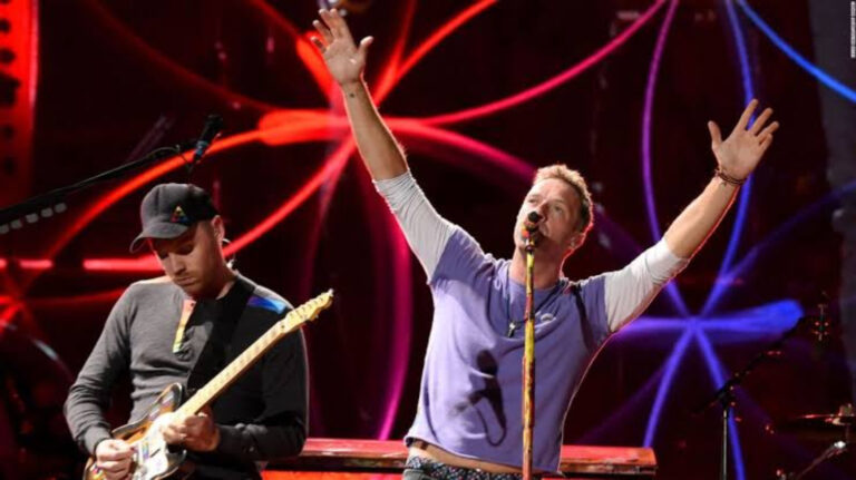 Subastan grabaciones inéditas de Coldplay, incluyendo la demo de Chris Martin para la película de James Bond de 1999