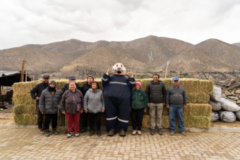 Ejército y Farmacias del Dr. Simi despliegan ayuda aérea para damnificados por el sistema frontal