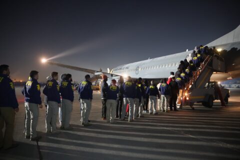 Migraciones concreta expulsión de 45 ciudadanos extranjeros en vuelo de la FACh: Destinos son Colombia y República Dominicana/Servicio Nacional de Migraciones