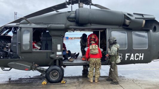 FACh realiza rescate de adultos mayores en Combarbalá tras intensas lluvias
