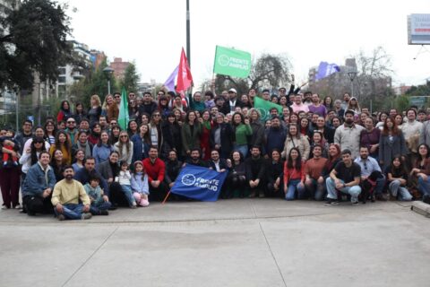 Frente Amplio inicia sus elecciones internas: Constanza Martínez y Gael Yeomans compiten por la presidencia
