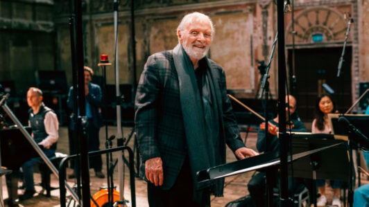 Anthony Hopkins lanza su primer álbum con música orquestal que compuso a lo largo de seis décadas