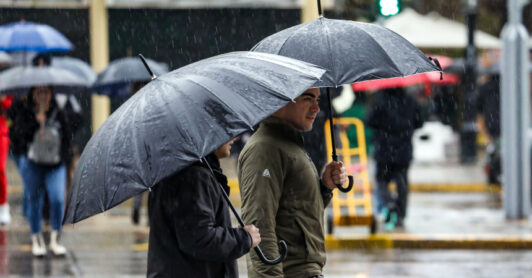 ¿Qué pasa si falto al trabajo por las lluvias? La DT aclara si hay descuentos o despidos por el sistema frontal
