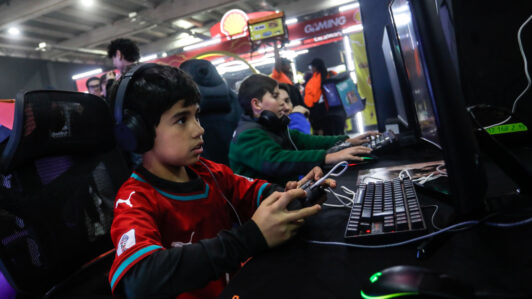 Autos chinos, cine de YouTube y crisis en videojuegos: El resumen tecnológico de la semana
