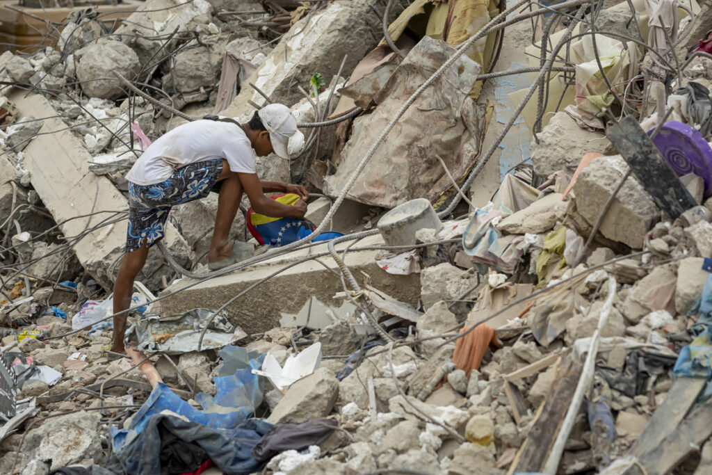 Aumentan a 5.119 los muertos por el doble terremoto que golpeó a Venezuela el pasado 24 de junio