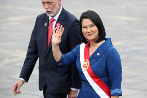 Las primeras medidas de Keiko Fujimori: Presidenta de Perú anuncia que sueldo mínimo aumentará un 15%