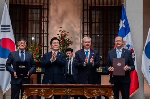 Presidente Kast y su par de Corea, Lee Jae Myung, se reunieron en La Moneda: Firmaron acuerdos sobre comercio, minería y seguridad/Presidencia