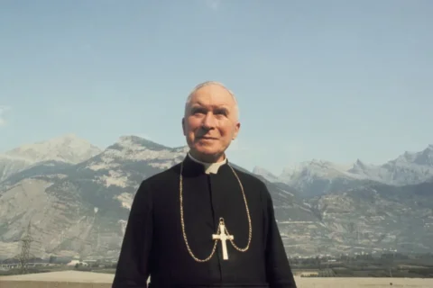 El arzobispo Marcel Lefebvre en Ecône, Suiza, en agosto de 1976. François Lochon/Gamma-Rapho/Getty Images