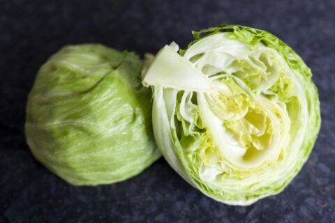 Vinculan lechuga de Taco Bell con brote de diarrea parasitaria en cinco estados de EE.UU.