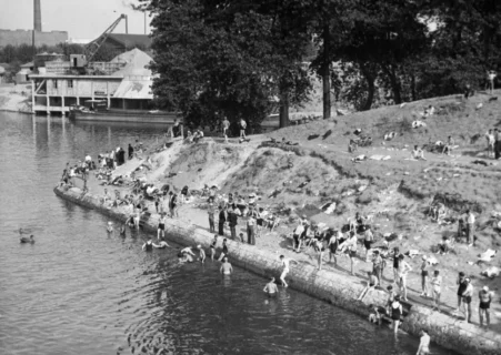 Todavía era popular en la década de 1950, pero dos décadas después, fue declarado prohibido. Hirz/Fotos de archivo/Getty Images