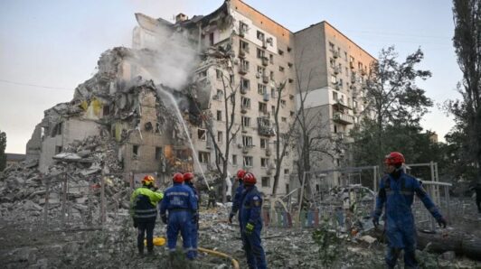 Un importante ataque de Rusia contra Ucrania deja más de una decena de muertos, según el alcalde de Kiev